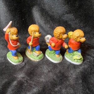 Kids Toy Figurine Set - Red and Blue